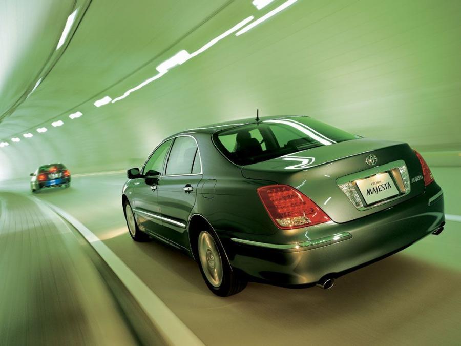  Toyota Crown Majesta 2004 года  (фото 14 из 15)
